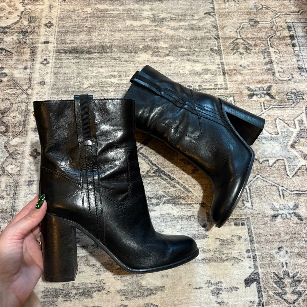 Kate spade baise black Leather heeled boots size 8